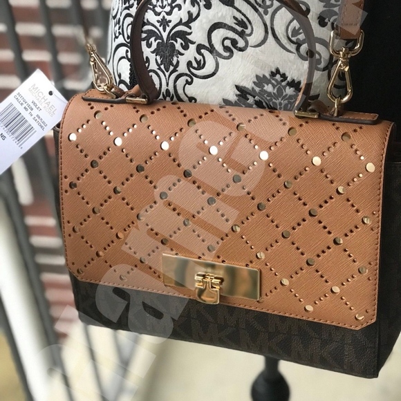 SOLD OUT Michael Kors Violet Callie Crossbody - Picture 8 of 8